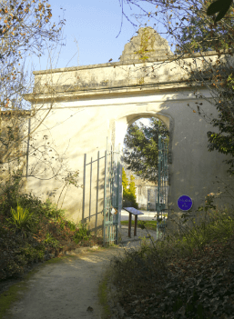 Porte en arche mairie de Marans
